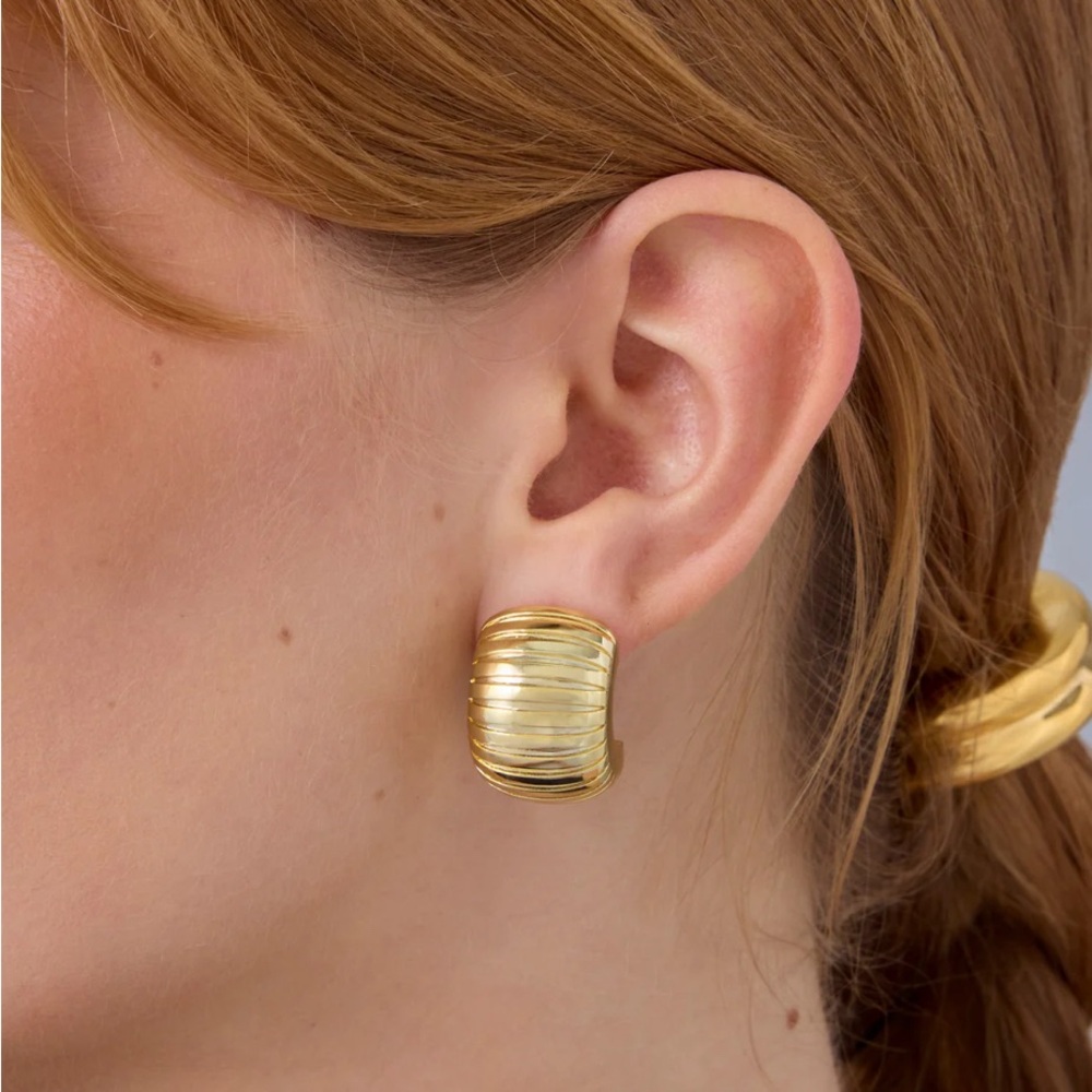 Gold Ribbed Hoop Stud Earrings - Women - Picture 2 of 7